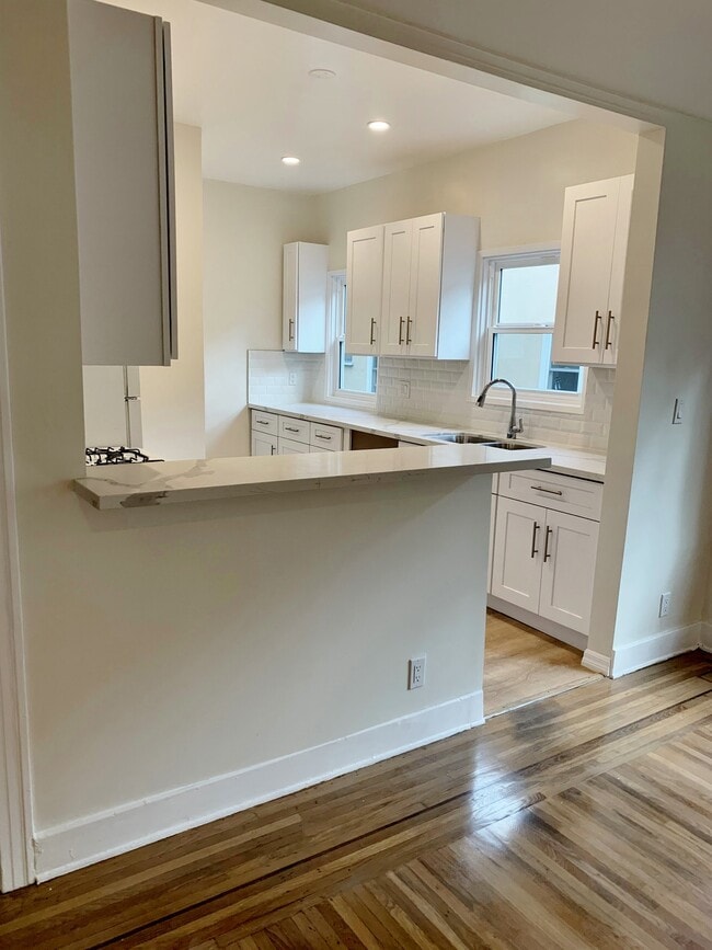 Photo - 644 N Genesee Ave Unidad 644