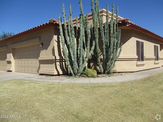 Building Photo - 719 N Tangerine Dr Rental