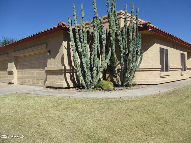 Photo - 719 N Tangerine Dr Townhome