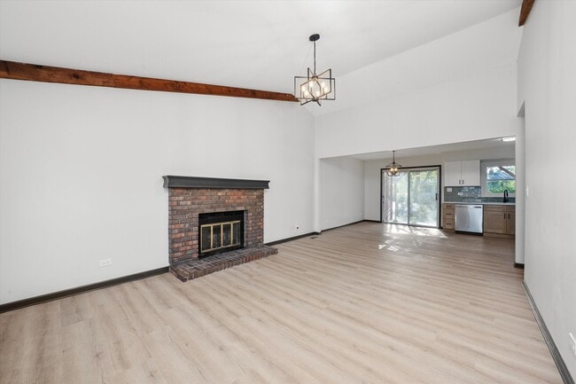 Photo - 8040 Geneva St