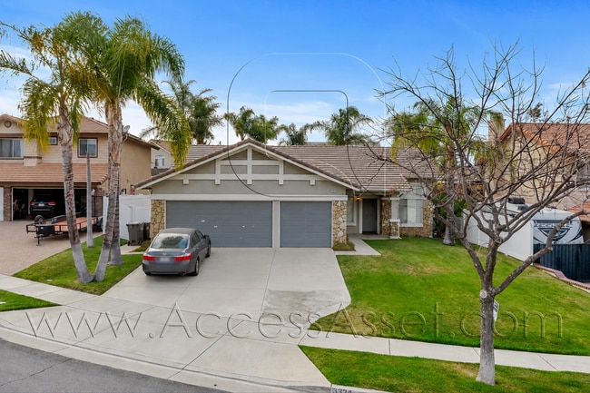 Building Photo - Spacious Cul-de-Sac Home with 3-Car Garage in South Corona