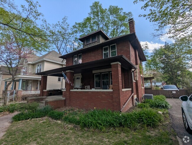 Building Photo - 505 W Green St Rental