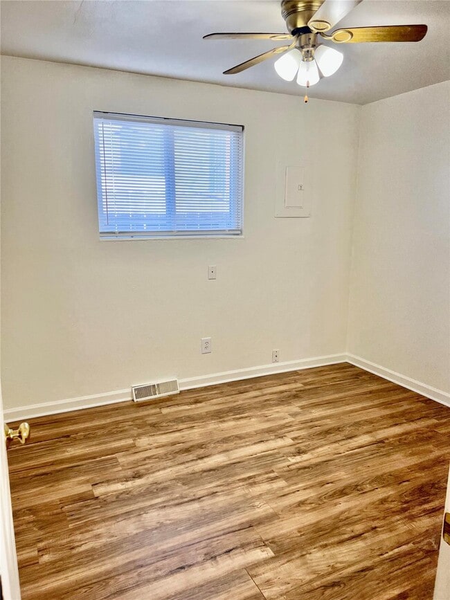 Photo - 115 N 14th St