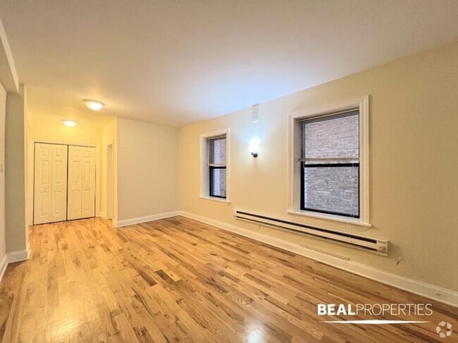 Building Photo - 0 bedroom in CHICAGO IL 60610 Unit 204 Rental