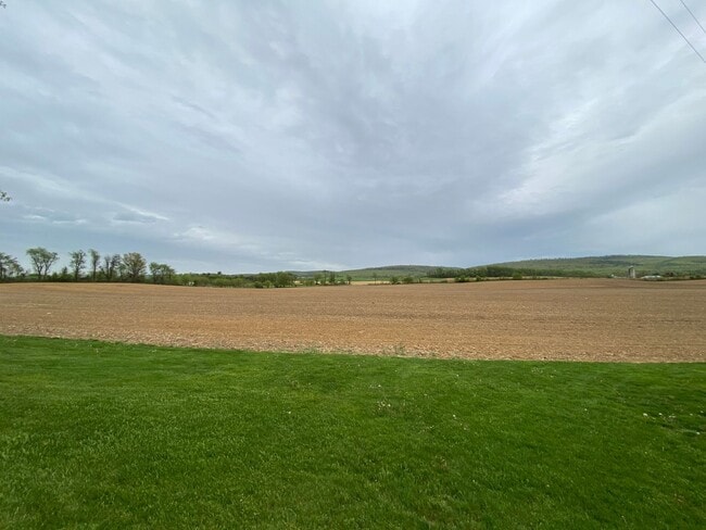 Photo - Coming soon! 4 Bedroom Farmhouse for Rent ...