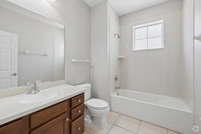 3 habitaciones, 2 baños - 1721 pies cuadrados - Baño