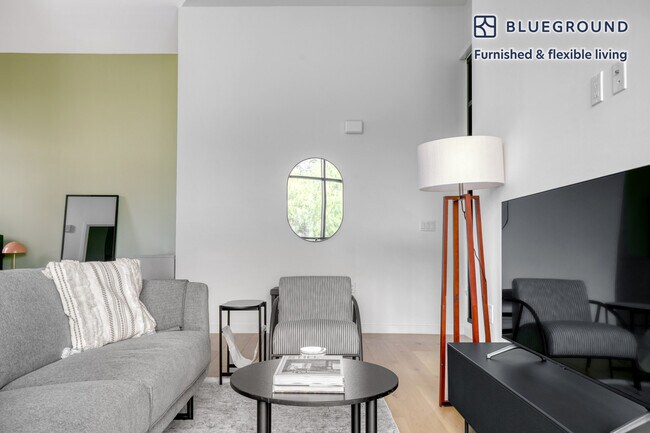 Photo - 1901 Blake Ave Unidad FL3-ID883