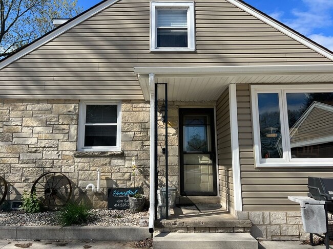 Photo - S80W19060 Janesville Rd