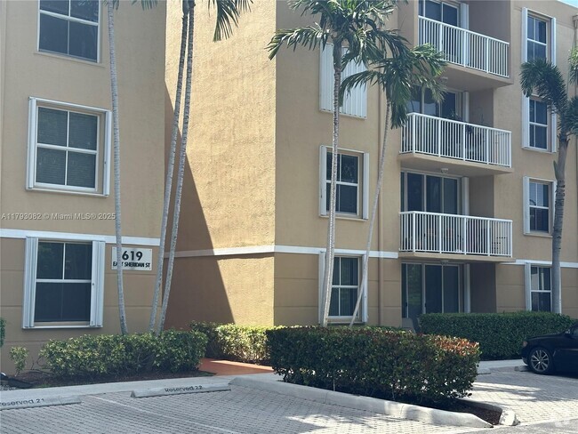 Building Photo - 619 E Sheridan St Unit 105 Rental