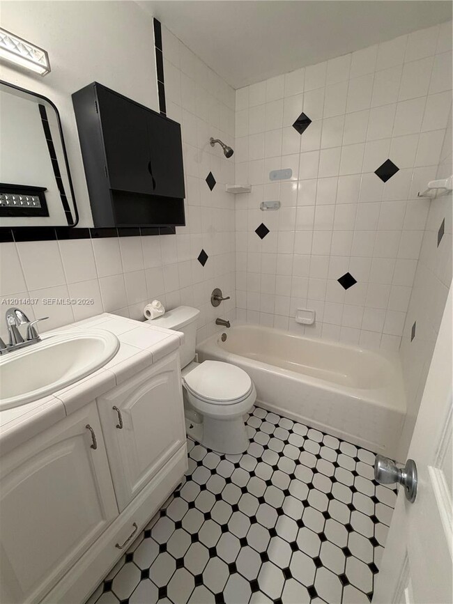 Photo - 2240 NE Rustic Way
