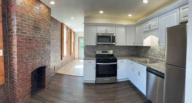 Photo - 413 Grant Ave Unit Apt #2