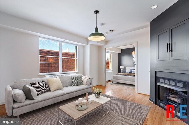 Building Photo - 815 King St Unit 4E Rental