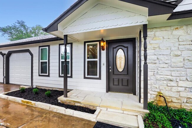 Photo - 12100 Clickett Cove