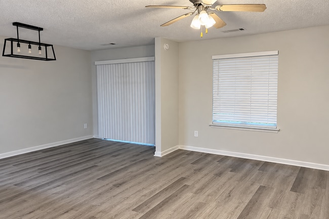 1445 Maple Valley Ct
