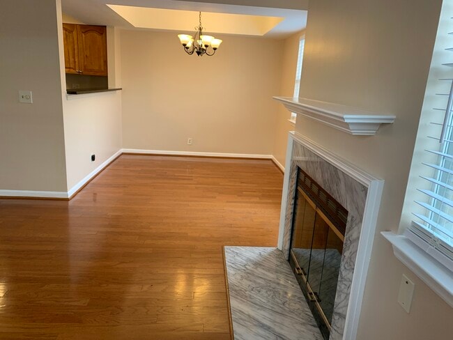 Photo - 5708 Chapman Mill Dr Unit 200