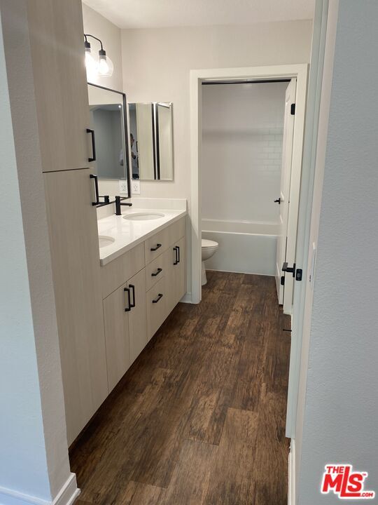 Photo - 7660 Beverly Blvd Unidad 169