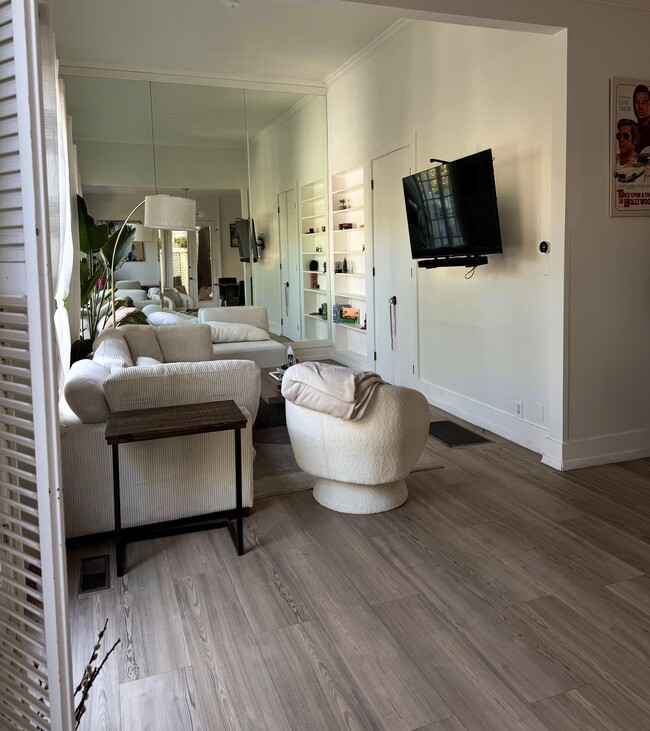 Building Photo - 8956 Norma Pl