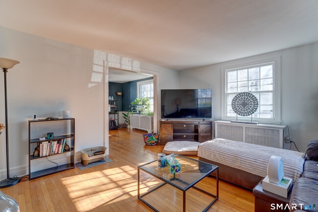 Building Photo - 59 Morris St