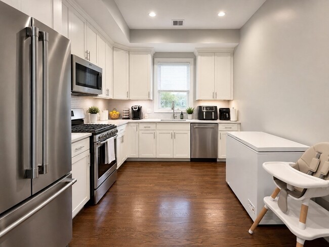 Building Photo - 7 Langford Park Unit 2