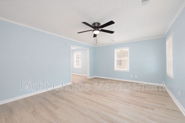 Photo - 519 Parkchester Dr