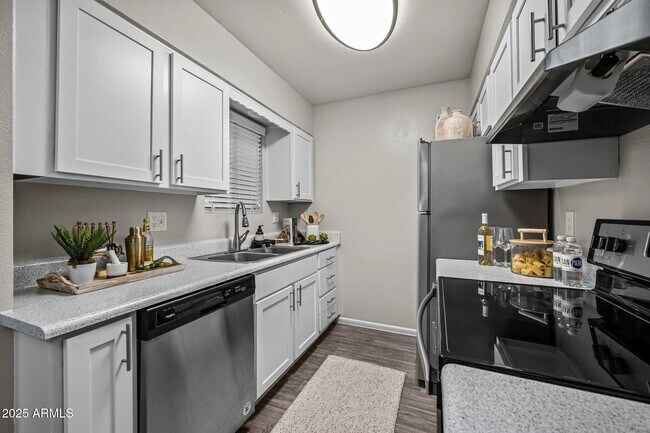 9350 N 67th Ave Unit A1