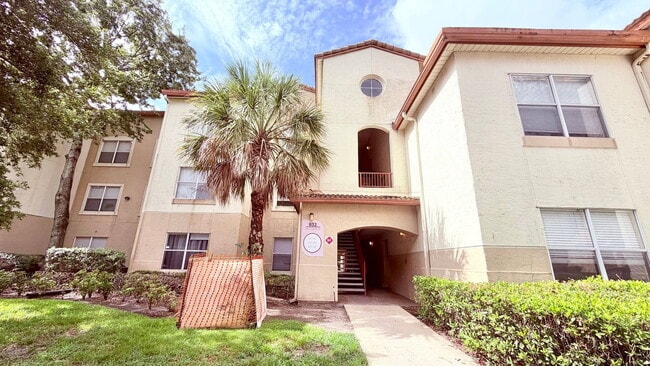 Building Photo - 832 Camargo Way Unit 307
