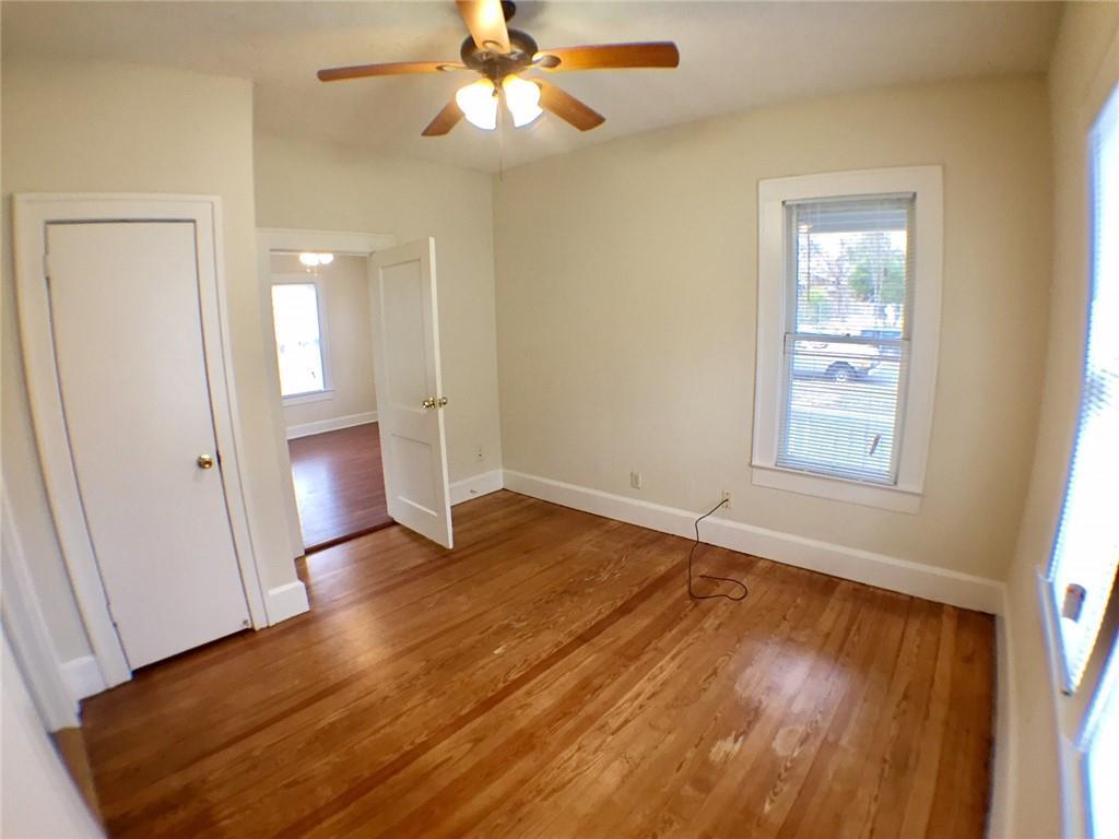 Photo - 907 Taylor St