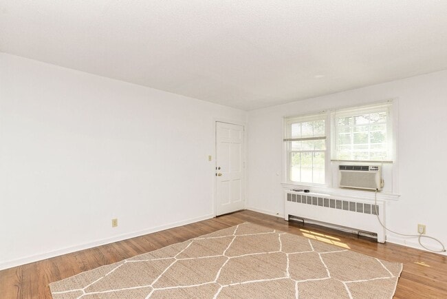 Photo - Condo / Burlington