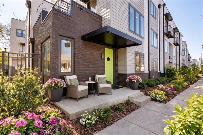 Building Photo - 415 Gartrell St SE