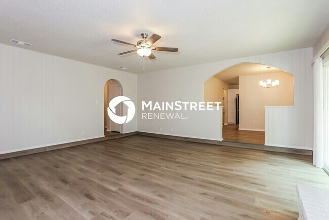 3 Bedroom Pet-Friendly Home in Irving, TX with Main Street Renewal