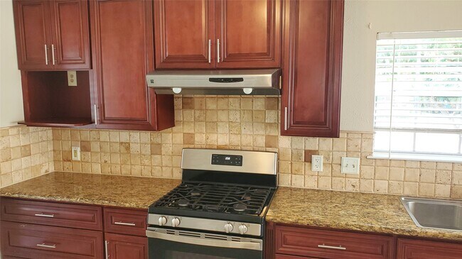 Photo - 2005 Seneca Ct