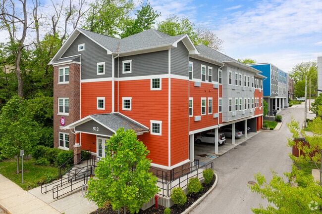 Building Photo - 3 Square Rental