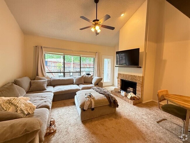 Building Photo - 7205 Waldon Dr Rental