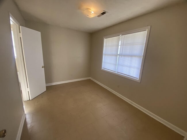 1142 Ferrell St Unit 1