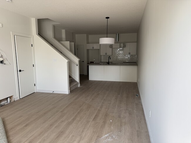 Photo - 9636-9160 160 St NW Unit 1