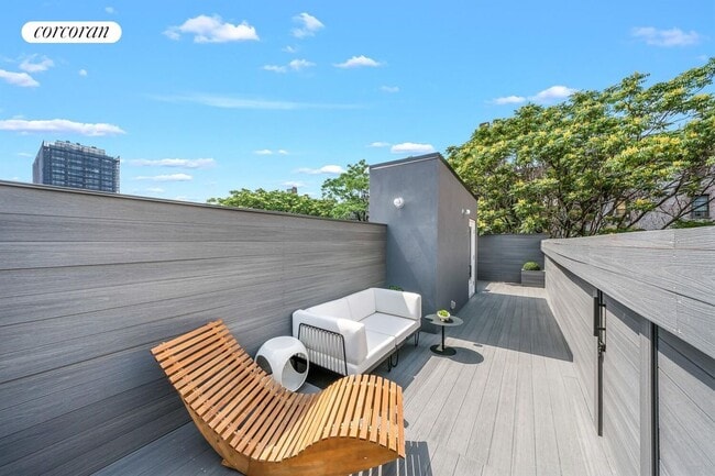 Photo - 158 W 136th St