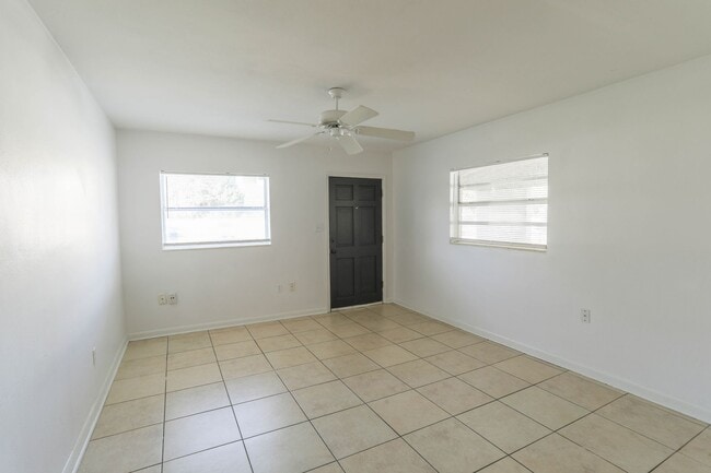 Photo - 5422 Lake Underhill Rd