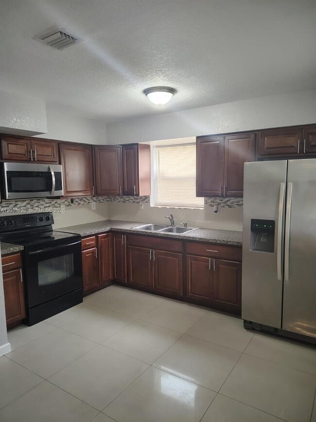 Photo - 944 NW 51st St