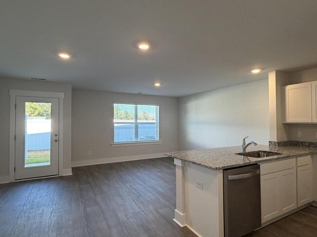 Photo - 105 S Grassland Rd