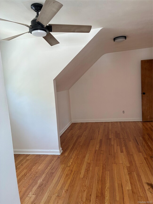 Photo - 105 Wakefield Ave Unit 3