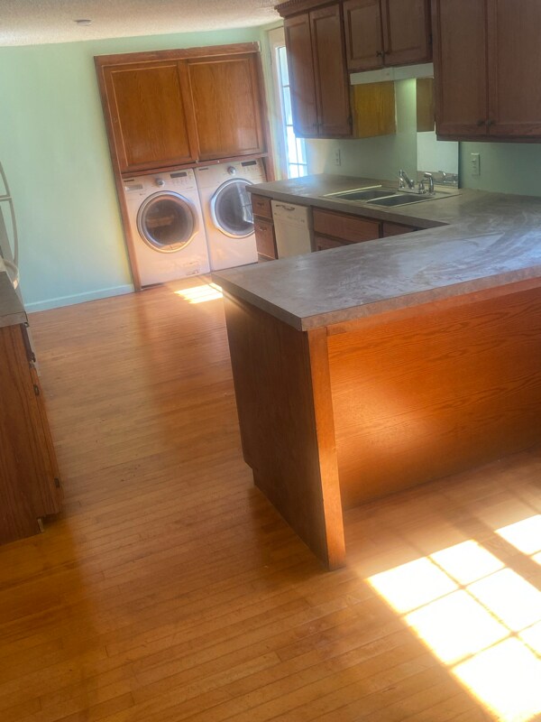 Photo - 916 Pinecrest Pl NE