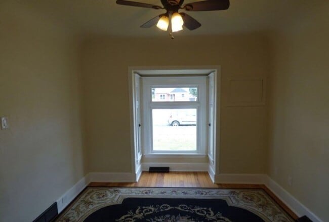 Photo - Charming 2 Bedroom Home with Bonus Room, Fenced Yard & Washer/Dryer