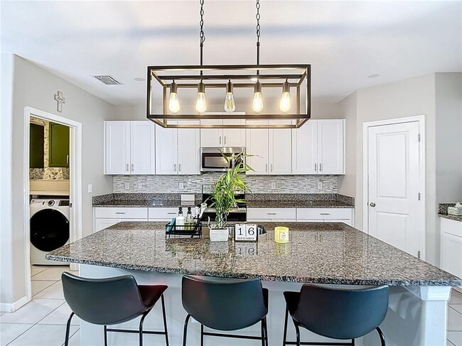 Photo - 403 Argyll Dr