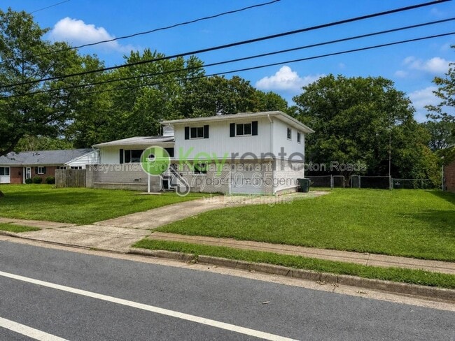 Photo - 608 Charlton Dr