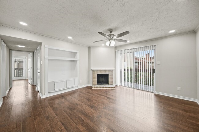 Photo - 12905 Woodforest Blvd Unidad 204