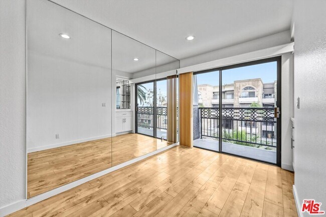 Photo - 1355 N Sierra Bonita Ave Unit 406