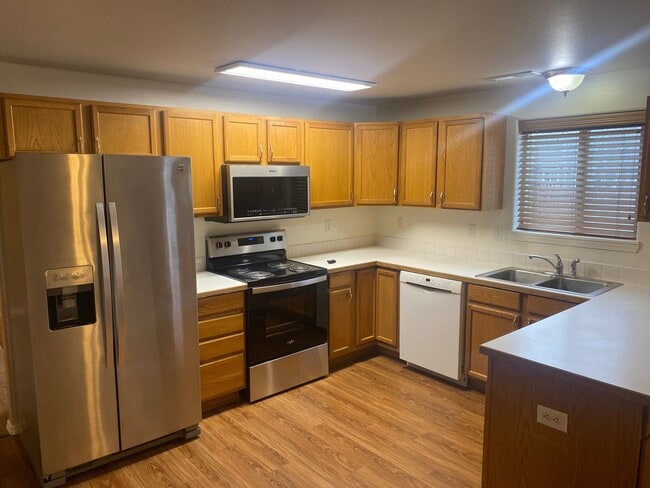 Photo - 4 bedroom Sw Redmond home!