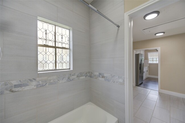 Building Photo - 306 Morris St