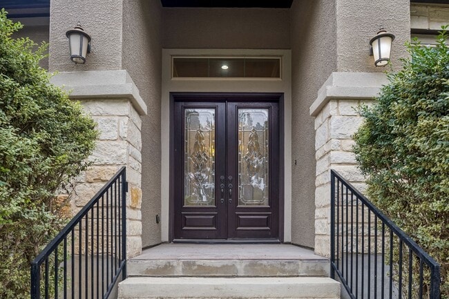 Building Photo - 944 Wilderness Oaks