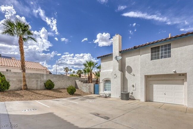 Photo - 825 Radiant Star St Townhome